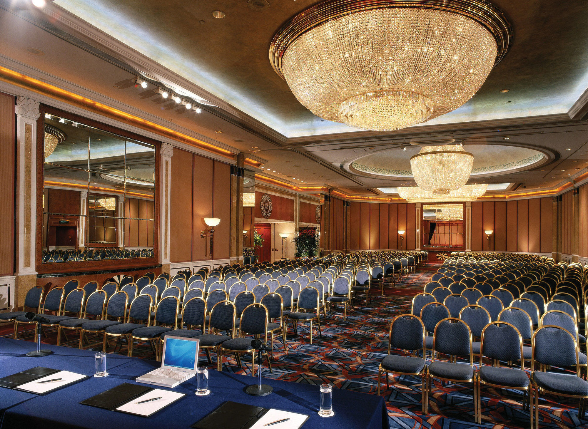 Hotel Harbour Grand Kowloon Hong Kong