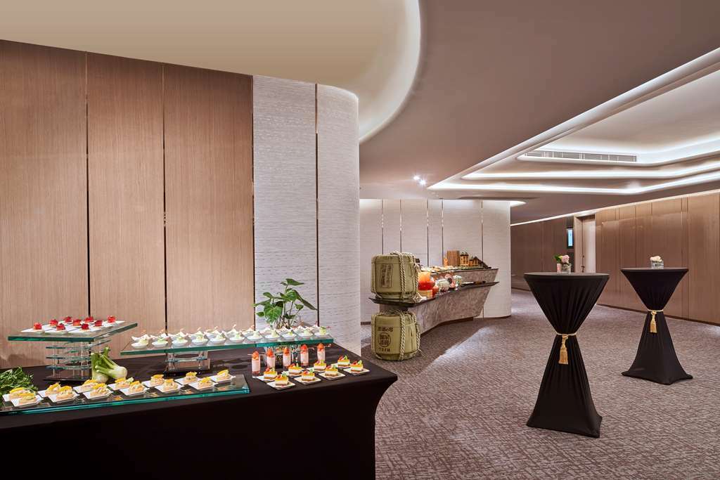 Hotel Harbour Grand Kowloon Hong Kong